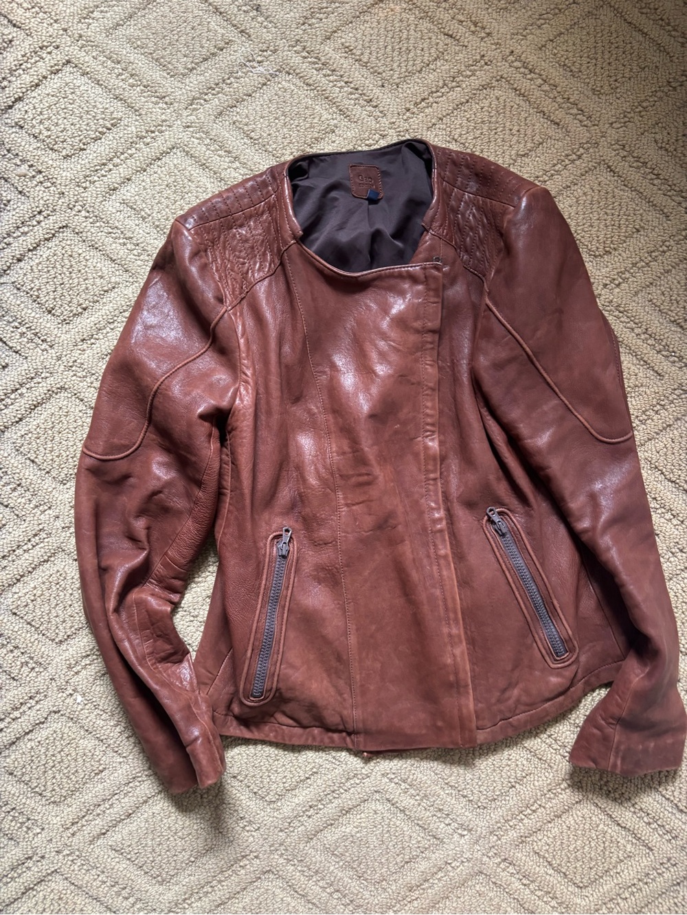 GAP Vintage Brown Leather Jacket - Classic Zip Pocket Design